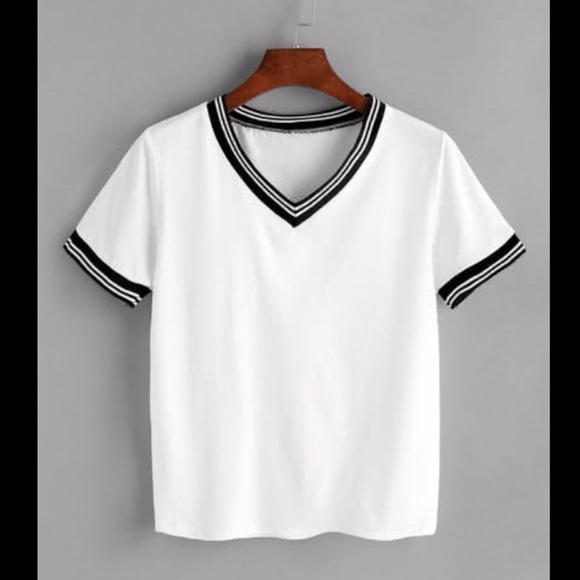 Tops - ❗️1 L LEFT ❗️Contrast White T